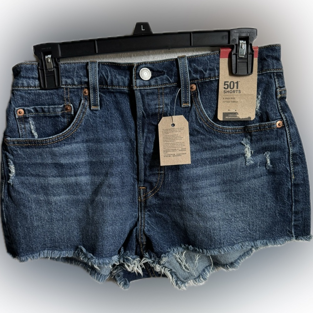 Woman’s Levi’s 501 Jean shorts!